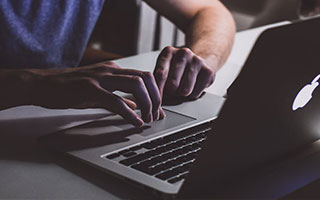 爱游戏登录入口-前场压迫是否成为破密防的重要间接打法，前场进攻